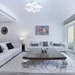Lux Living On Palm Jumeirah With Pool & Beach Access