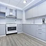 Lux Living On Palm Jumeirah With Pool & Beach Access