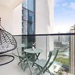 Iconic Burj Khalifa 2 Bedroom Apartment Downtown By Gua Gua Holiday Home