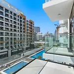 Hotel Apartment - 10 Minutes From Downtown