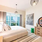 Stylish 1Br Apartment! Near Metro & Stroll To Dubai Marina