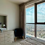 Spacious 2Br Apartment In Aa Tower