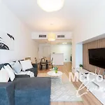 Central 1Br In Marina With Private Terrace & Pool