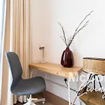 Central 1Br In Marina With Private Terrace & Pool