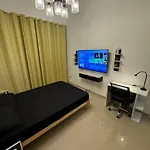 Tidy Master Room In Marina Near Metro