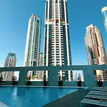 Modern 4Br With Balcony And Scenic Marina Views