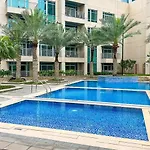Downtown 1 Bed With A Pool Side Burj Khalifa View