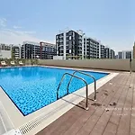 Charming Studio 10 Minutes From Dubai Mall