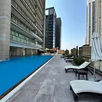 Spacious 2 Bedroom Downtown Suite