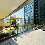 Spacious 2 Bedroom Downtown Suite