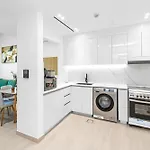 Escape24 Holiday Homes - Binghatti Nova - Jumeriah Village Circle Jvc Dubai