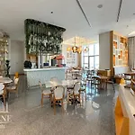 Serene Retreats Paramount 2 Bed Flat With Burj View