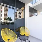 Nasma Luxury Stays - Trendy & Stylish Living Studio At Azizi Riviera 41