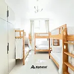 Alphatel Hostel - Dubai World Trade Centre