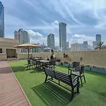 Marina Oasis Cozy 1-Bed Flat With Stunning Views
