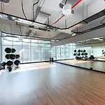 Charming Minimalist Studio Perfect For 4 In Dubai Marina