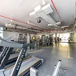 Charming Minimalist Studio Perfect For 4 In Dubai Marina