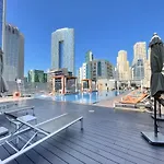 Charming Minimalist Studio Perfect For 4 In Dubai Marina