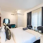 Marco Polo - Perfect Dubai Getaway, Sea & Dubai Eye Views