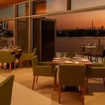Hilton Dubai Creek Hotel & Residences