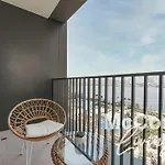 Bright 2Br With Pool & Creek Views