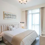 Myduomo- Spacious 1Br On High Floor With Creek & Park Views