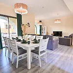 7 Beds - Jbr Beach 3 Min Walk