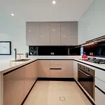 4 Bed Villa With Marina Views In Jumeirah Hotel