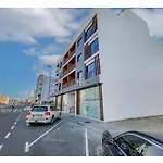 Everluxe 2-Bed Apt In Al Karama With Terrace