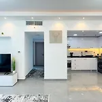 Dubai Marina- Cozy 2Bhk Apartment