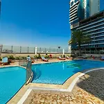 Earthy & Sharp - Studio With Lake View - Jlt