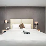 Paramount Hotel Flat With Amazing Burj Khalifa View
