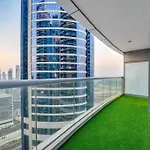 Paramount Hotel Flat With Amazing Burj Khalifa View