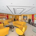 Luxury Studio With Balcony - Close To Metro & Marina