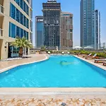 Luxury Studio With Balcony - Close To Metro & Marina