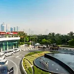 1 Bedroom Rooftop Infinity Pool & Padel Court