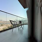 Cozy Apartment In Jvc, Dubai