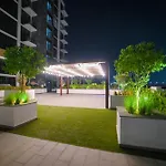 Urbanhomes - Cozy, Wooden And Travel Eco-Friendly Studio