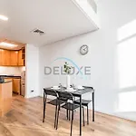 Urban Getaway 1Br At Mog 207, Al Furjan By Deluxe Holiday Homes