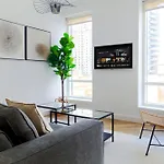 Stylish Apartment With Direct Access Marina Walk & Beach Sleeps4