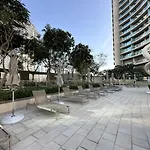 Urban Luxury 2Br With Spectacular Burj Khalifa View