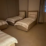 5 Min To Dubai Mall Downtown Dormitory Rooms M & F