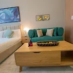 Stylish Urban Studio In Dubai