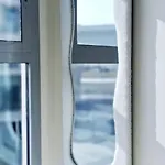 Luxury One Bedroom Apartment In Dubai Marina