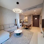 Modern Fully Furnished 1Br Creek Vista Reserve