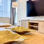 Dreamshoma -1B Spacious Apartment With A Lake View