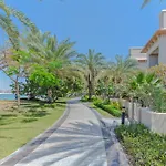 Spacious New 2 Bdr, Pool And Beach Access