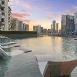 Waves - Spacious 2Br Apartment With Burj Views & Terrace