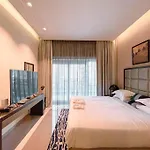 Studio In Damac Majestine - Ezytrac Vacation Homes