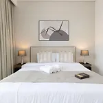 Premium 2 Bedroom High-Floor Apartment Offering Spectacular Burj Khalifa & Fountain Views, Steps Away From Dubai Mall - Downtown Dubai By Stayfinity - Max 8 Guests